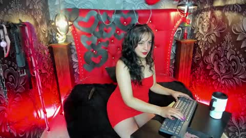 Yunna online show from February 2025 12:14:02 PM