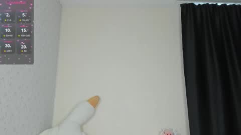 Chloe online show from October 2025 01:00:02 PM