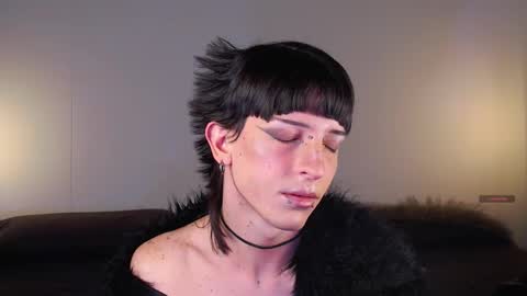 Angel  online show from November 2025 08:29:02 AM