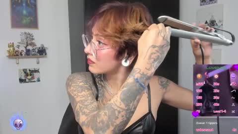 Snapshot of succubus_girl_ chatting on April 2026 03:20:01 PM Alexy online show from April 2026 03:20:01 PM