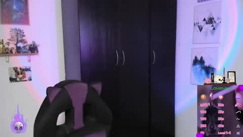 Snapshot of succubus_girl_ chatting on April 2026 03:05:01 PM Alexy online show from April 2026 03:05:01 PM