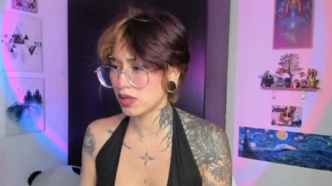 Snapshot of succubus_girl_ chatting on May 2026 02:51:02 AM Alexy online show from May 2026 02:51:02 AM