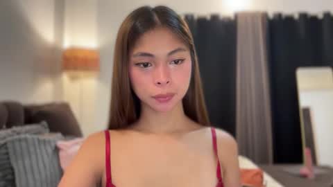 Snapshot of suckablechick chatting on April 2026 07:00:01 AM Marry online show from April 2026 07:00:01 AM