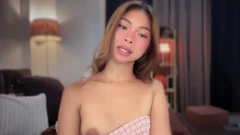 Snapshot of suckablechick chatting on May 2026 10:59:02 PM Marry online show from May 2026 10:59:02 PM
