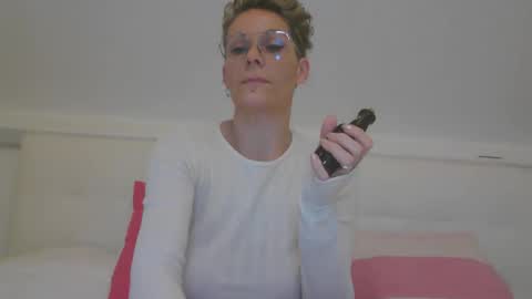 Snapshot of sucrette5629 chatting on February 2026 09:39:01 AM sucrette5629 online show from February 2026 09:39:01 AM