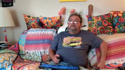 suenixon online show from October 2025 02:17:02 PM