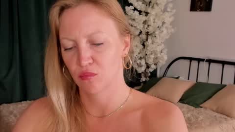 sugamomy online show from September 2025 12:10:01 AM