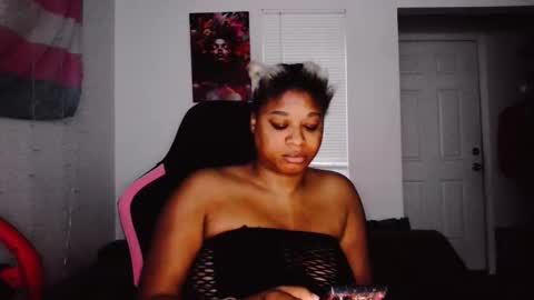 Snapshot of sugarbearlove87 chatting on November 2025 04:29:01 PM lexi love online show from November 2025 04:29:01 PM
