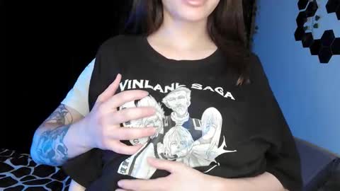 Sugarpeaach online show from October 2025 03:24:02 PM