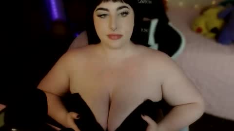 Snapshot of sugarrrbabydoll chatting on May 2026 09:31:02 PM Lucy Love online show from May 2026 09:31:02 PM