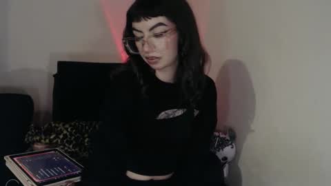 sugarthekitten online show from November 2025 05:30:02 AM