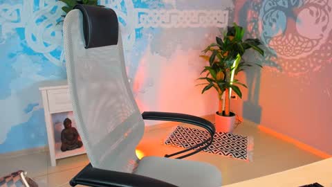 Vivien online show from December 2024 12:24:01 PM