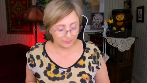 Vivien online show from January 2025 06:09:01 PM