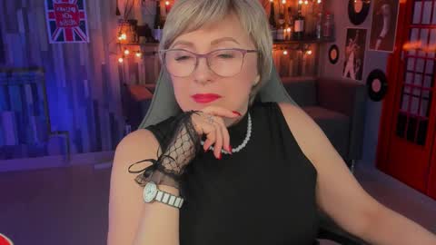 Vivien online show from February 2025 04:17:02 PM