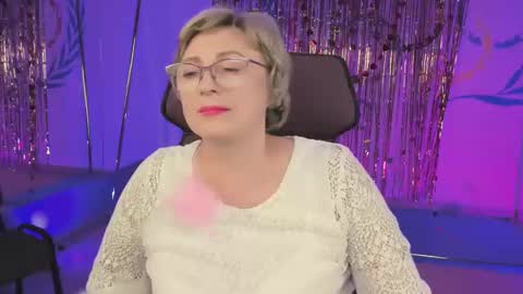 Vivien online show from February 2025 06:21:01 PM