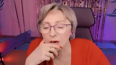 Vivien online show from February 2025 04:20:02 PM