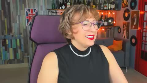 Vivien online show from November 2025 01:34:01 PM