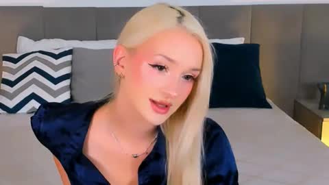 sugarwhisper online show from September 2025 03:34:01 PM