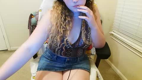 sugasunny online show from October 2025 03:18:01 AM