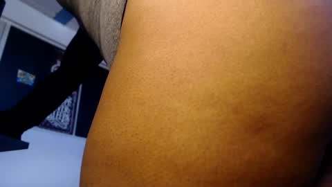 suggabrown_ online show from January 2025 03:12:02 PM