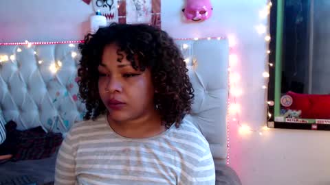 suggabrown_ online show from January 2025 03:01:01 PM