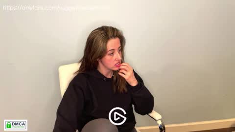 Mia online show from December 2024 02:09:02 AM