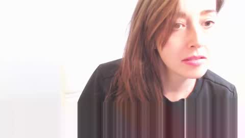 Mia online show from January 2025 06:49:01 PM