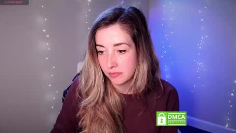 Mia online show from November 2025 05:24:01 PM