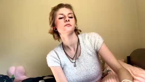 Ophelia online show from December 2024 08:14:02 PM