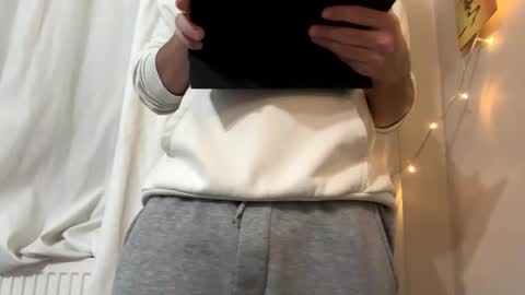 Niko online show from October 2025 04:35:01 PM