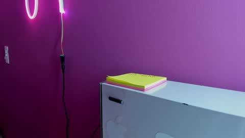 Diana online show from November 2025 06:08:01 PM