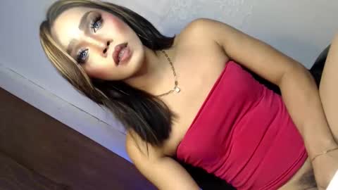 sultry_sirenxx online show from September 2025 04:18:01 PM
