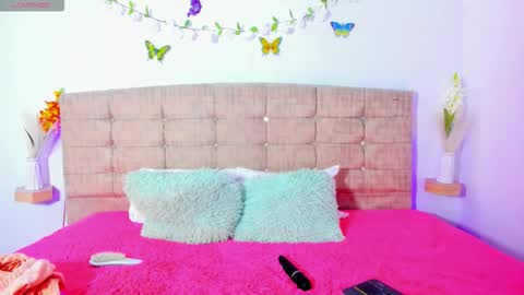 Snapshot of summer_girls01 chatting on March 2026 11:34:01 PM summer_girls01 online show from March 2026 11:34:01 PM