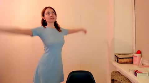 Summer Preston online show from September 2025 05:59:01 PM