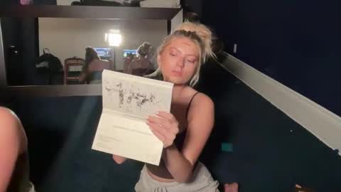 Snapshot of summerclarke2 chatting on October 2025 08:19:02 PM summerclarke2 online show from October 2025 08:19:02 PM