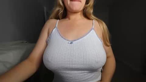 Summer Dawn online show from October 2025 10:59:02 AM