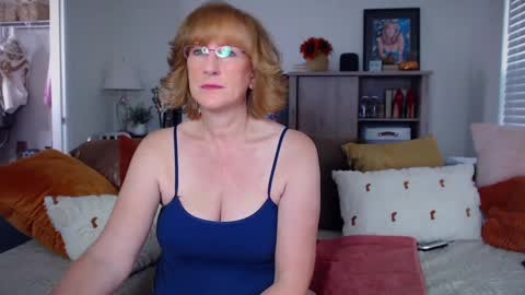 SummerKnightzzz online show from September 2025 12:10:02 PM