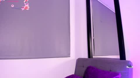 Snapshot of summerofthemoon chatting on November 2025 01:11:01 AM Summer online show from November 2025 01:11:01 AM