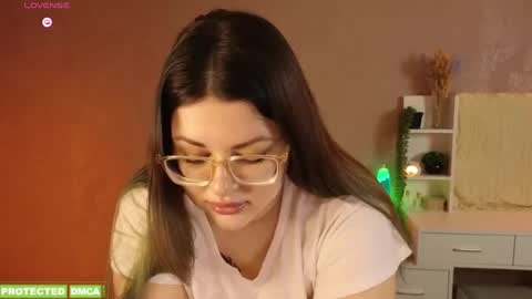 Tina. Im topless model  online show from April 2026 08:09:02 AM