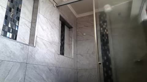 Jeraldine online show from October 2025 06:41:02 PM