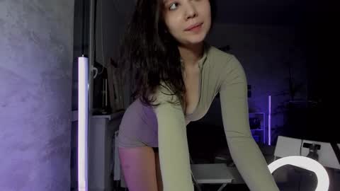 Amy online show from January 2025 08:10:02 PM