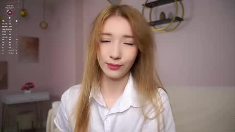 Lily online show from September 2025 01:38:01 PM