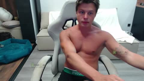 Snapshot of sunny1girl chatting on September 2025 05:36:01 PM Alice and Sergey online show from September 2025 05:36:01 PM