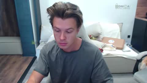 Snapshot of sunny1girl chatting on October 2025 08:21:01 AM Alice and Sergey online show from October 2025 08:21:01 AM