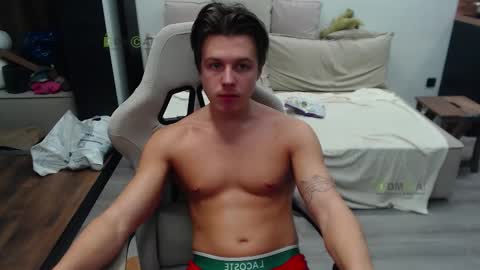 Snapshot of sunny1girl chatting on November 2025 07:45:01 PM Alice and Sergey online show from November 2025 07:45:01 PM