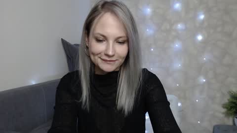 Snapshot of sunny_bunny6 chatting on December 2024 09:04:02 PM Naomi online show from December 2024 09:04:02 PM