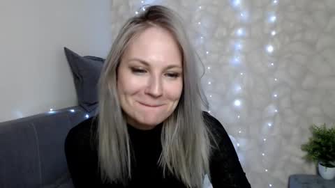 Snapshot of sunny_bunny6 chatting on December 2024 12:09:02 AM Naomi online show from December 2024 12:09:02 AM