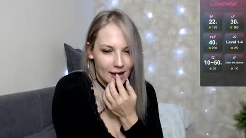 Snapshot of sunny_bunny6 chatting on December 2024 06:38:01 PM Naomi online show from December 2024 06:38:01 PM