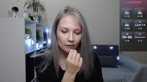 Snapshot of sunny_bunny6 chatting on December 2024 09:46:02 AM Naomi online show from December 2024 09:46:02 AM