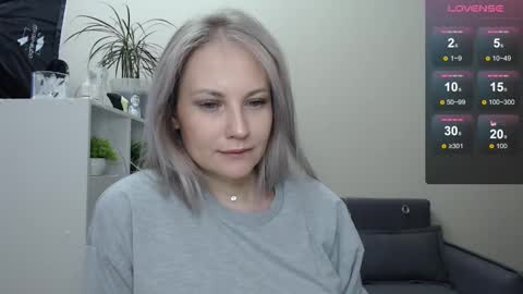 Snapshot of sunny_bunny6 chatting on December 2024 05:37:02 AM Naomi online show from December 2024 05:37:02 AM